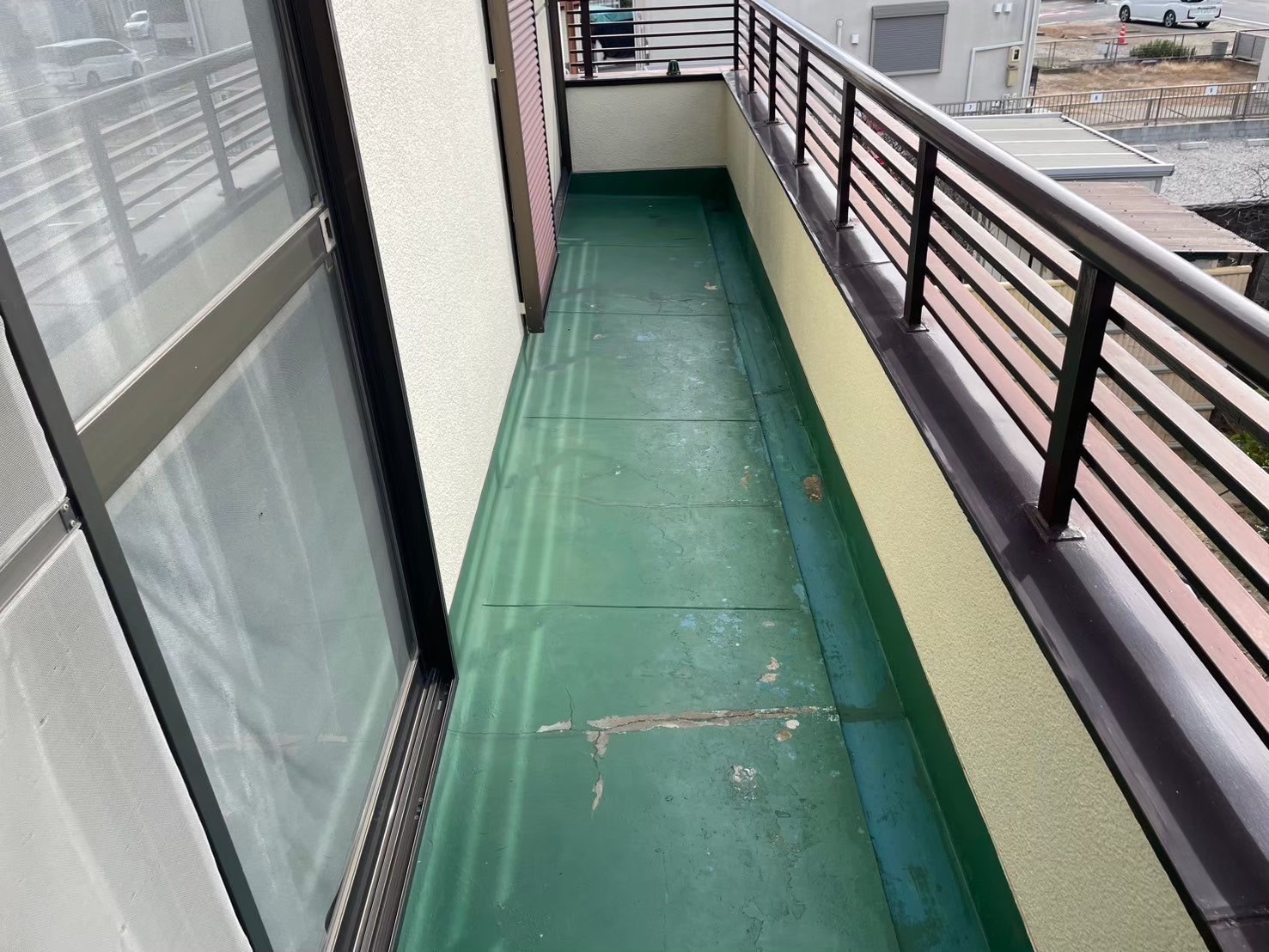 愛知県安城市にて雨漏り予防の屋根修理・ベランダ防水の施工前写真