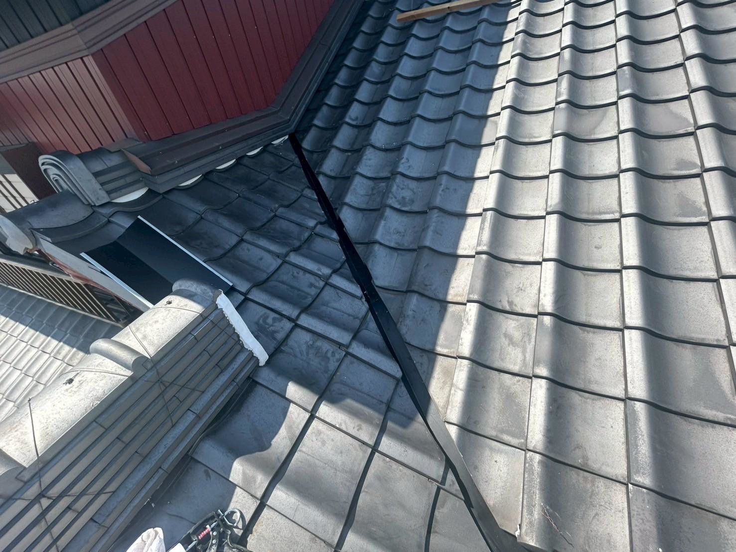 愛知県安城市にて雨漏り修理〈屋根谷板金からの雨漏り〉の施工後写真