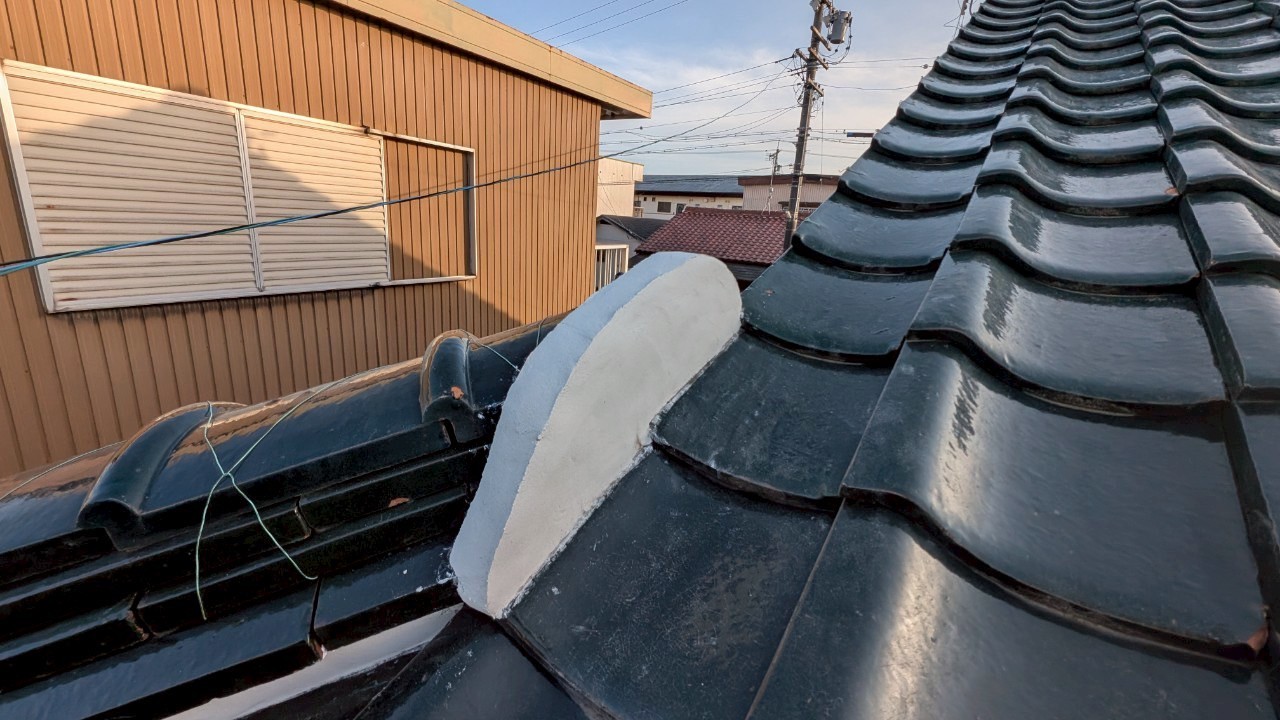 愛知県豊田市にて屋根修理〈瓦屋根の漆喰工事〉の施工後写真