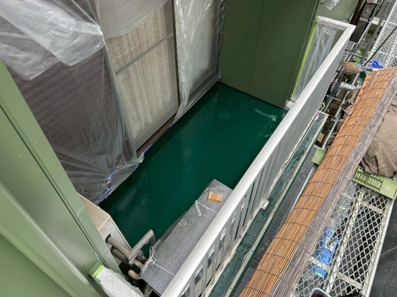 愛知県安城市にて雨漏り修理〈ベランダからの雨漏り〉の施工前写真