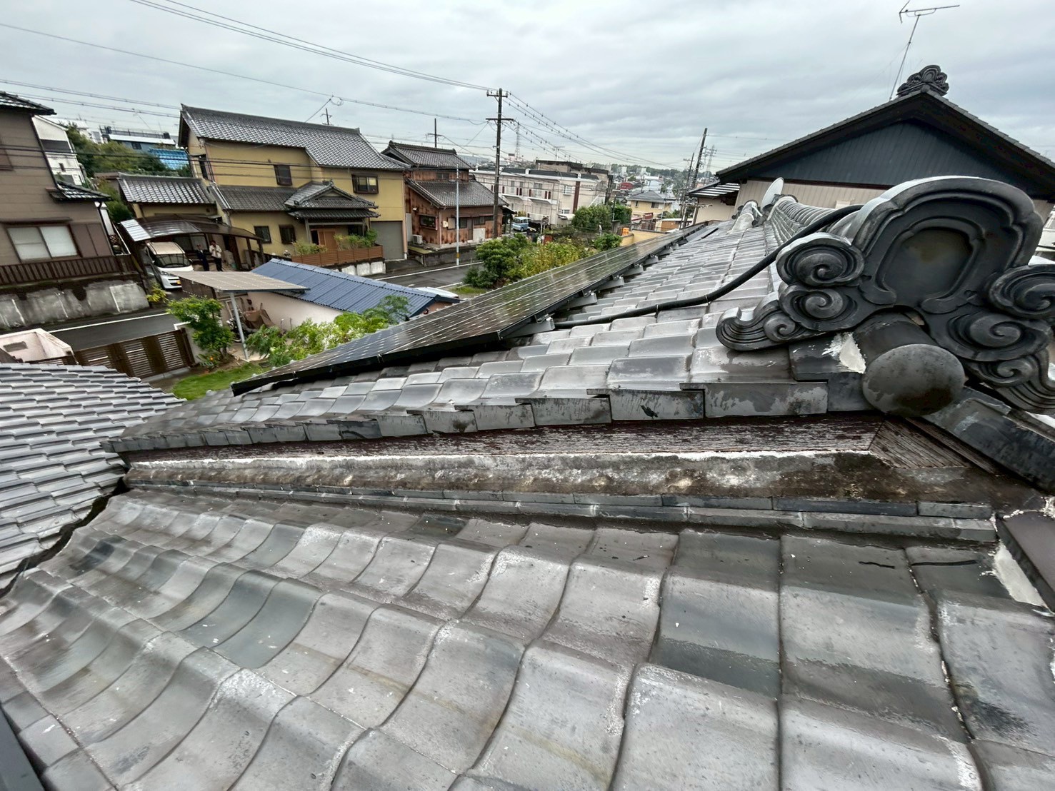 愛知県刈谷市にて屋根修理〈破風板の補修・板金巻き〉の施工前写真