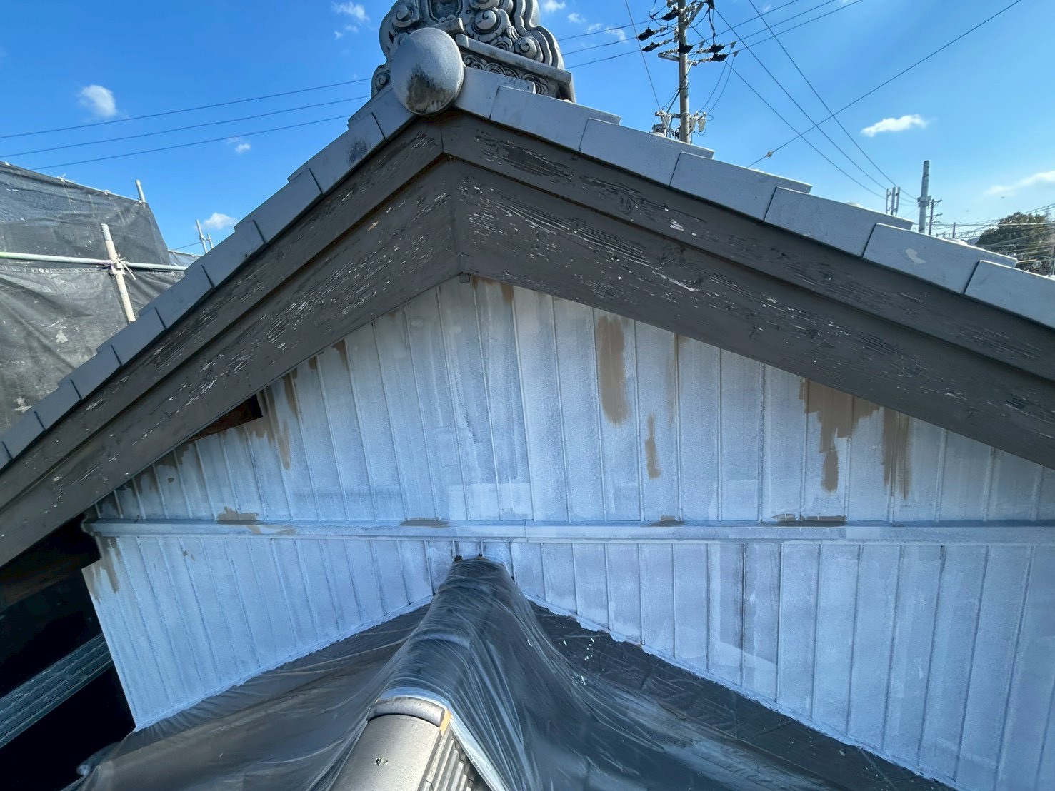 豊田市にて屋根修理〈カバー工法・破風板金巻き〉の施工前写真