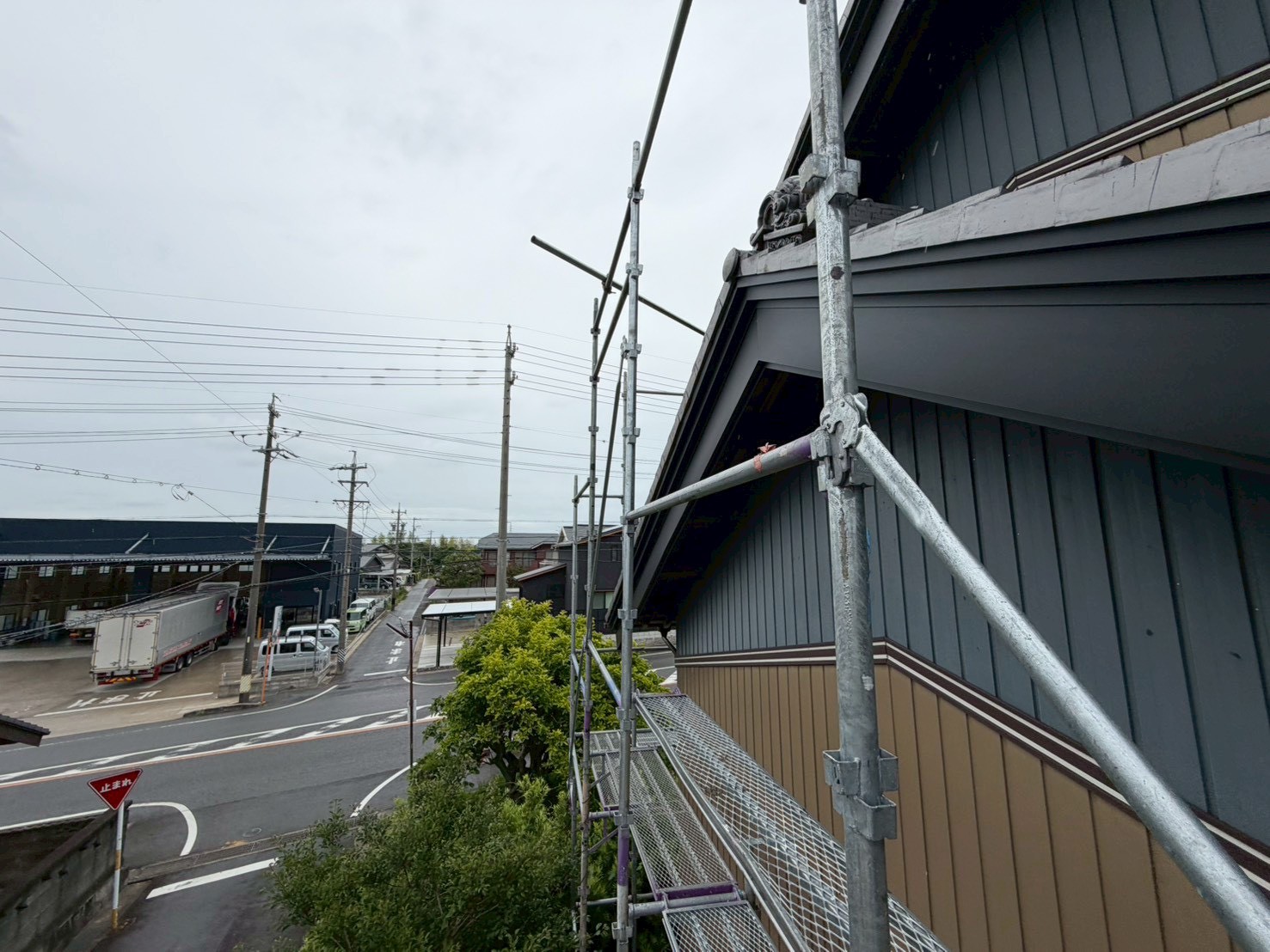 岡崎市にて屋根修理〈破風板の劣化・板金巻き〉の施工後写真
